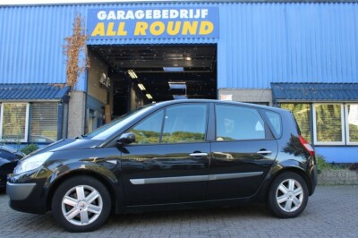 Renault-Scenic-0