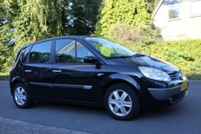 Renault-Scenic-8