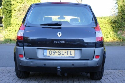 Renault-Scenic-9